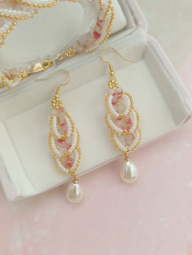 Blush Blossom Jewelry Set