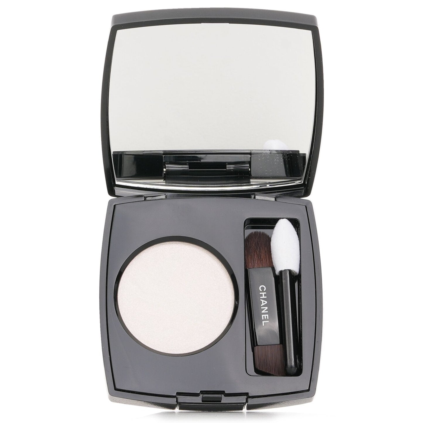 Chanel Ombre Essentielle Multi Use Longwearing Eyeshadow - # 240 Brun Fauve  2.2g